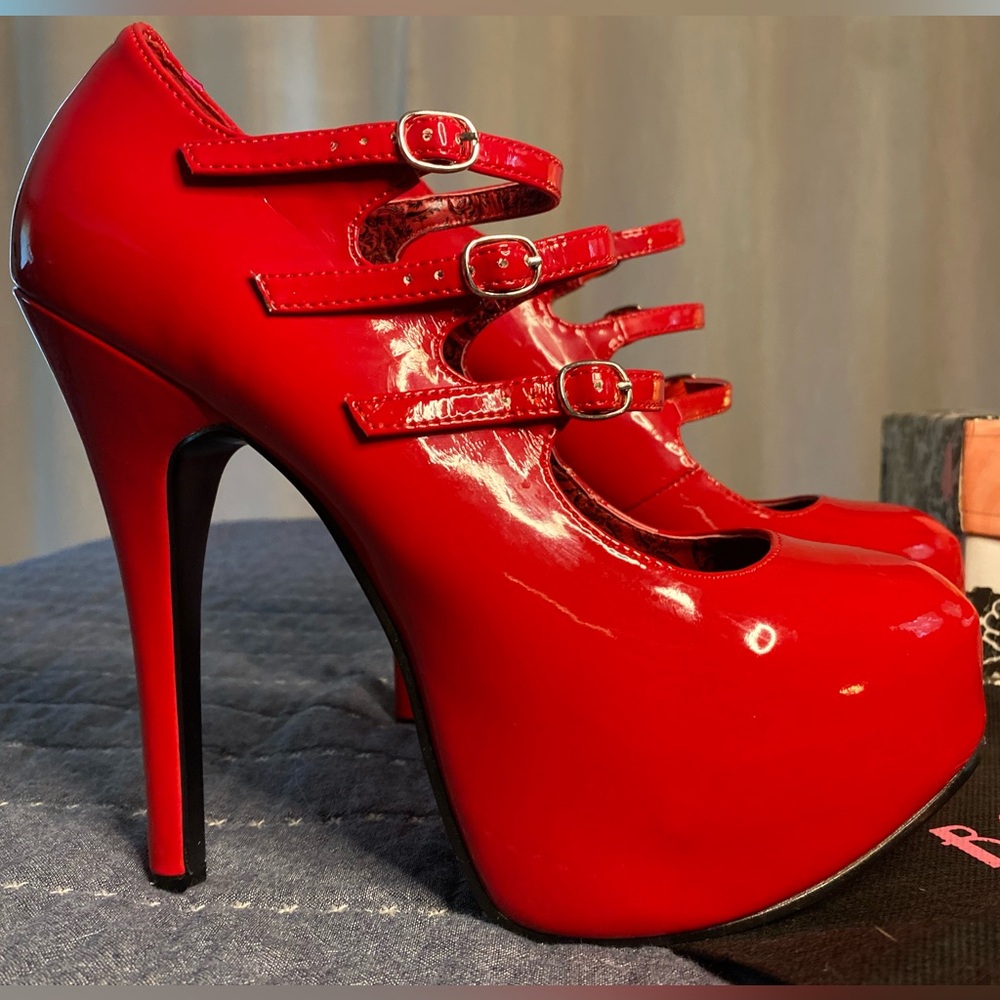 Red Pleaser Heels- size 10